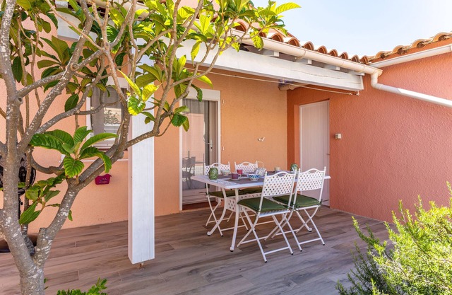 Gruissanne - Maison avec piscine, à 150m de la plage