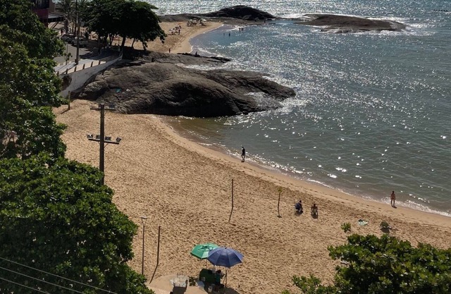 Guarapari Centro - Praia das Castanheiras Beach Front Air Conditioning and Wi-Fi