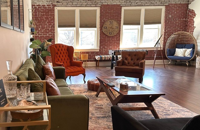 Guest Favorite! Spacious Loft Overlooking NC Transportation Museum