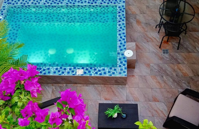 Guest friendly 7 bedroom House great Location