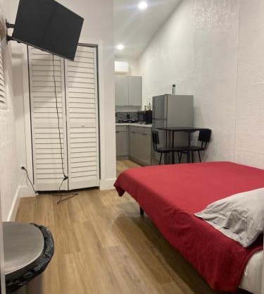 Guest house in Miami