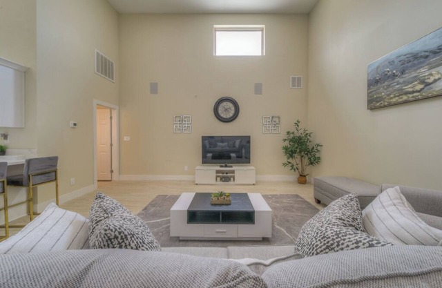 Guest House on Quiet Cul-De-Sac