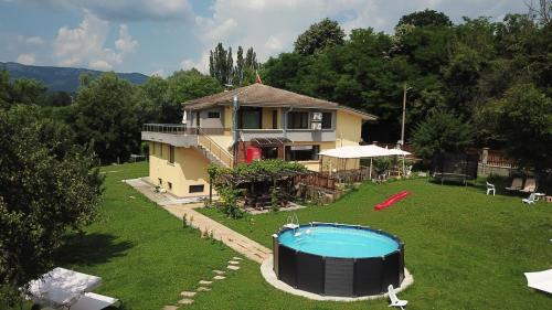 Guest house-restaurant St. George/Къща за гости-ресторант Свети Георги