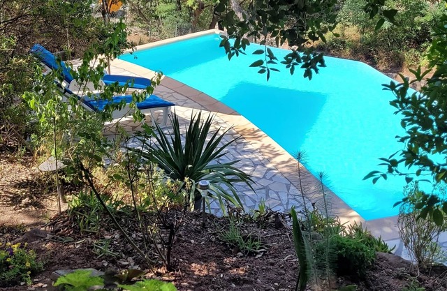 Guest room - very comfortable villa with swimming pool and close to the sea