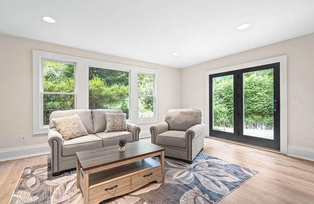 Guest Suite by UNC w/King Suite, Full Kitchen, Work Desk