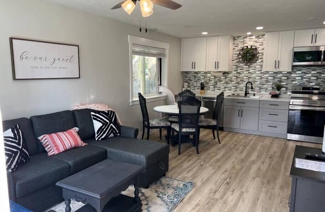 Guest Suites -1996 #1 Tranquil 1 bedroom 1 bath Suite