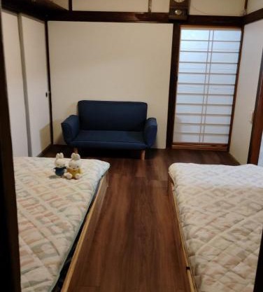 Guesthouse MARU 1日1組 貸切の民泊 丸 ファミリー グループ向け民家の宿 Vintage House, Parking, Free Wifi, Smoke free