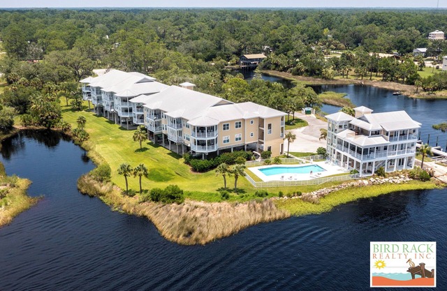 Gulf Breeze Condo #203- Private Boat Ramp! WiFi! NO DOCK THIS SCALLOP SEASON!