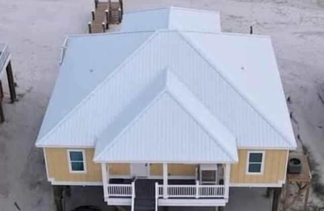 Gulf front House on white sand private beach in Ft. Morgan - Gulf Shores area.
