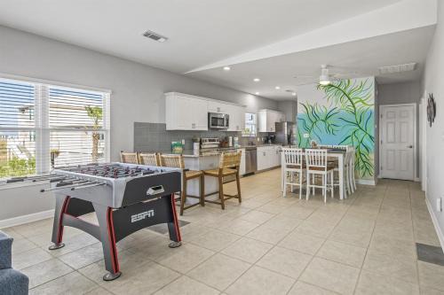 Gulf Shores Haven Pools Tent Tiki Bar Games Pool Table Early Checkin