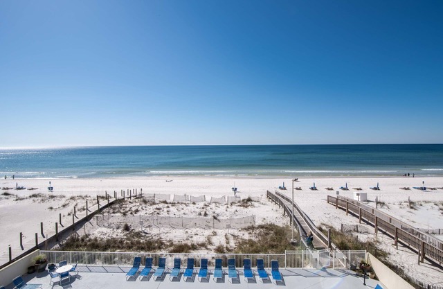 Gulf Tower 8b 2 Bedroom Condo by RedAwning