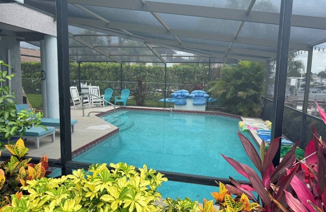 Gulfview Villa - waterfront, spacious, 5 bed, heated pool, direct gulf access