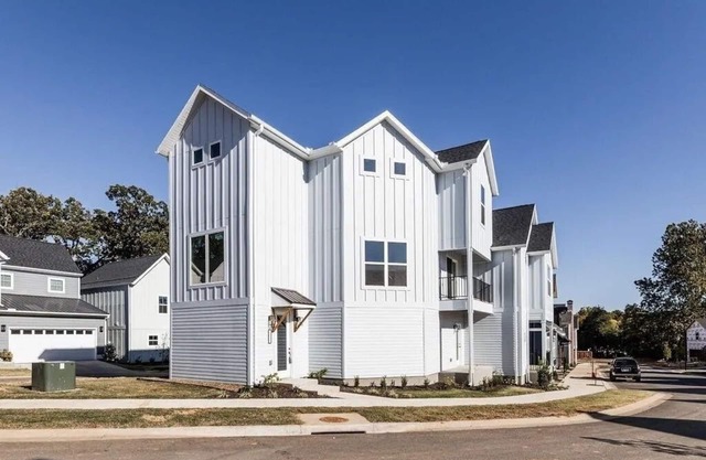 Gulley Grove Game Day - 10 minute drive to U of A/Downtownn3 beds ~ 2.5 baths