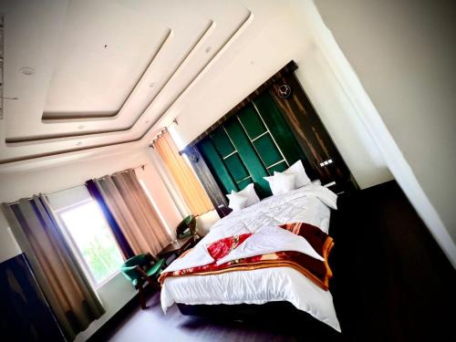 Gulmarg peak view resort