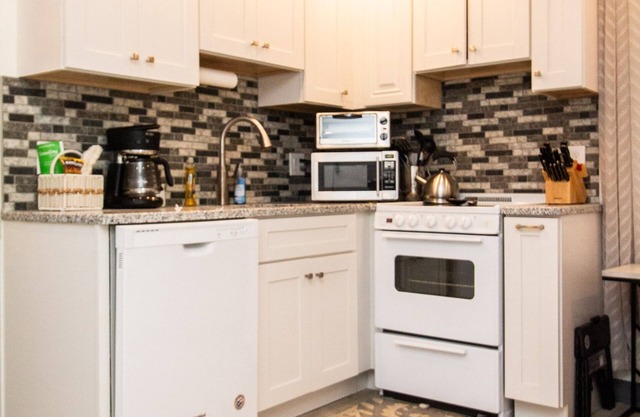 Gut Renovated 1-Bed Close to Longwood & MBTA