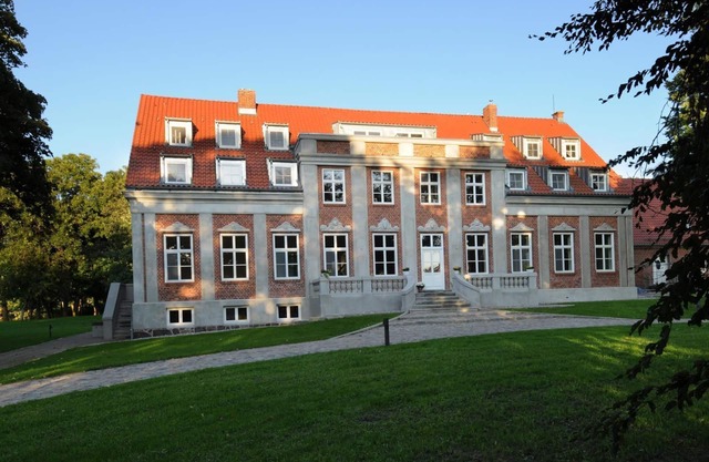 Gutshaus Zicker, apartment no. 8 - fireplace, terrace, large garden