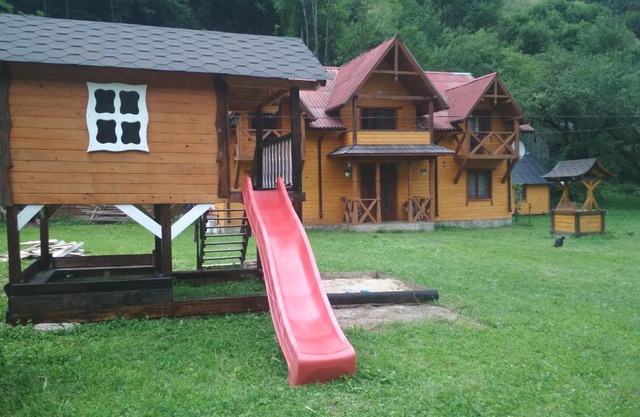 Гуцульський двір