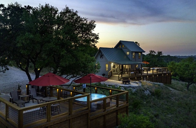 GWR-Private-AmazingHillTopViews-57 Acre-Hot Tub-Stars-Fire Pit-Pool-Wildlife-UTV