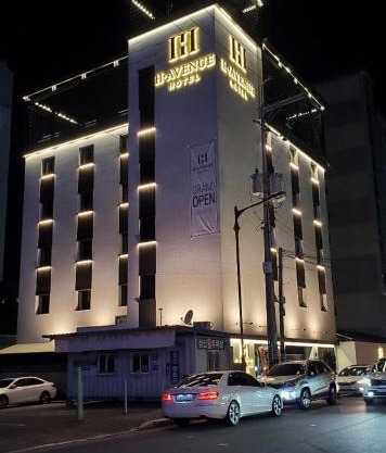 H Avenue Hotel
