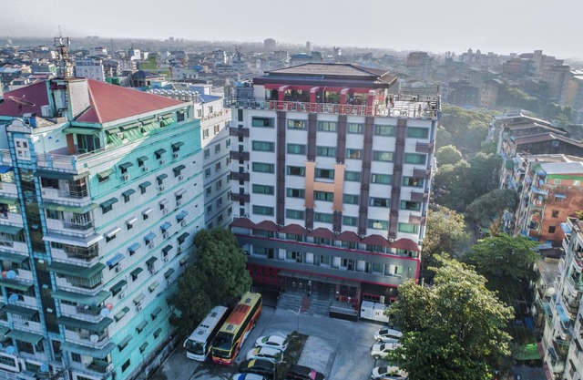 H Plus Hotel Yangon