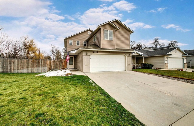 #HabitueHomes - The Magnolia - Centrally Located!