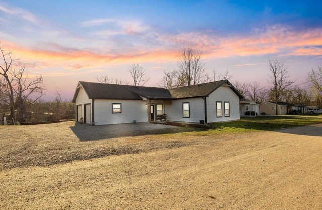 Hackberry Lookout - Osage Beach