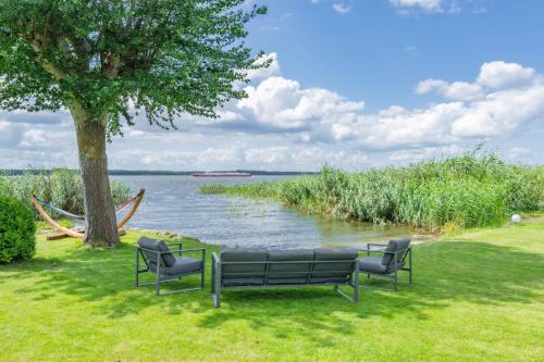 Hafenidyll am Peenestrom - Familienurlaub bis 14 Personen