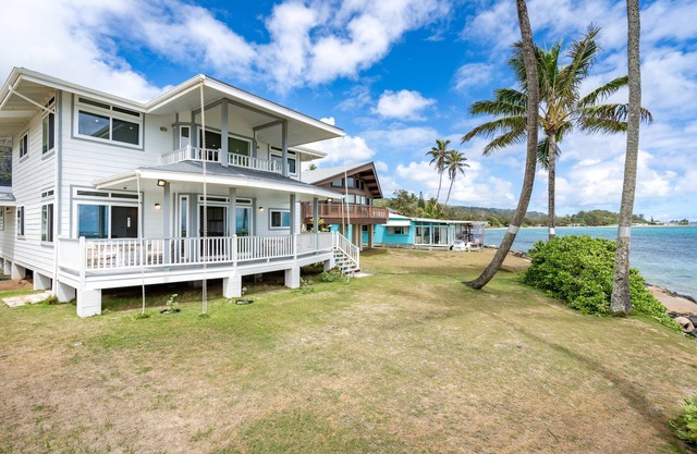 Hale Kahakai - Oceanfront Retreat - Direct Beach Access - 90 Day Rental