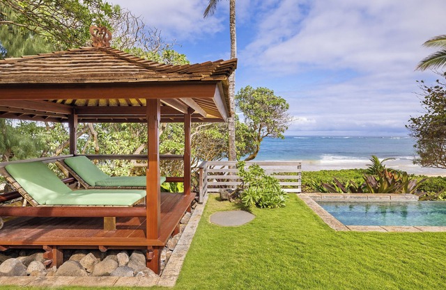 Hale Ohana - Beachfront, Pool, AC