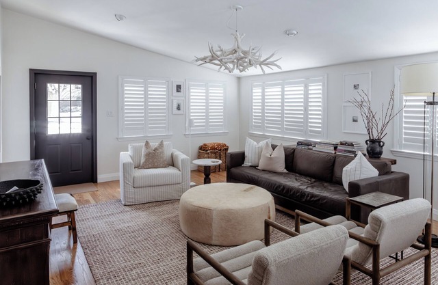 Half mile from Oakmont Country Club. 4-bedroom house in peaceful Oakmont!