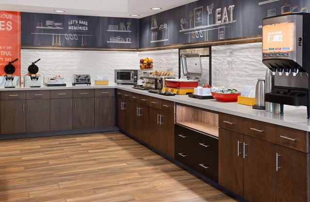 Hampton Inn Cleveland Airport - Tiedeman Road