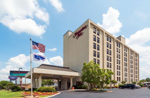 Hampton Inn I-10 & College Drive