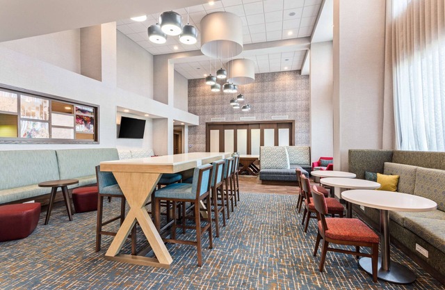 Hampton Inn & Suites Alachua I-75