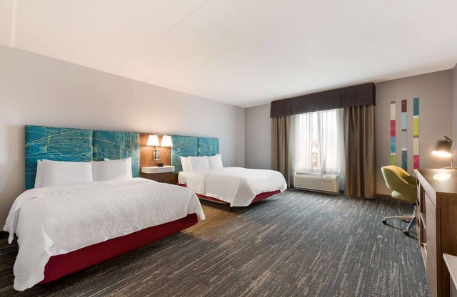 Hampton Inn & Suites Charlotte Airport