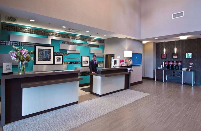 Hampton Inn & Suites Columbus/University Area