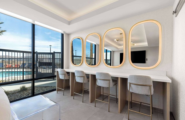 Hampton Inn & Suites Corona, Ca