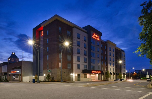 Hampton Inn & Suites Greensboro Downtown