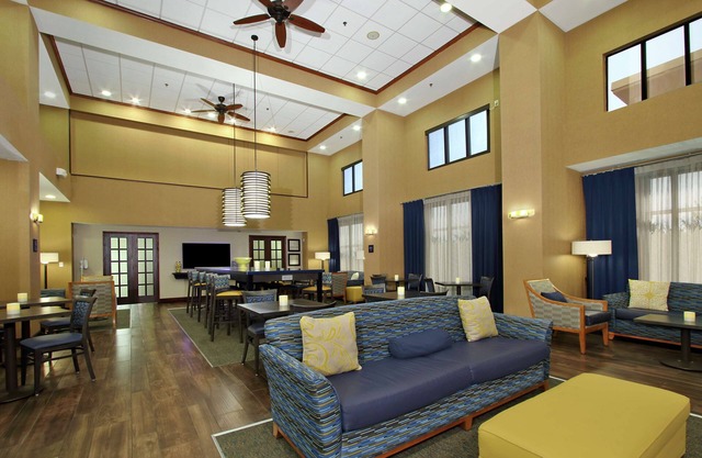 Hampton Inn & Suites Murray