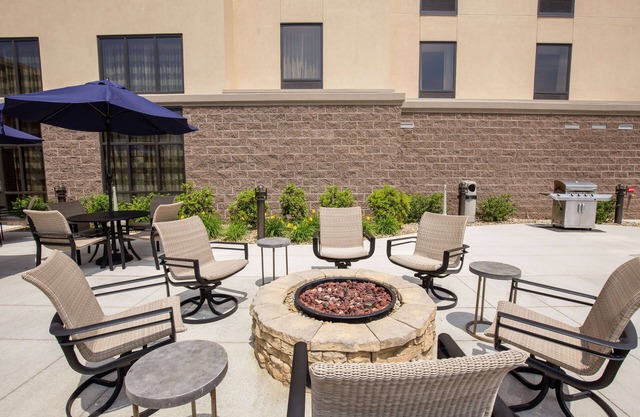 Hampton Inn & Suites Pittsburgh/Harmarville