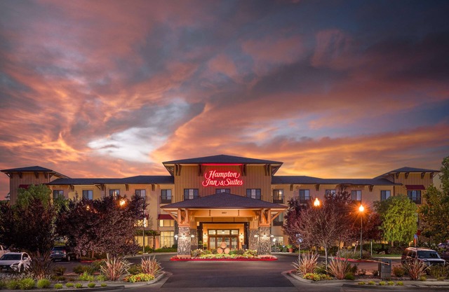 Hampton Inn & Suites Windsor - Sonoma Wine Country