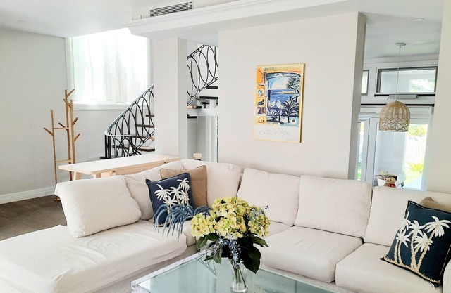 Hampton style 3 bedrooms, study and wet bar 10min from all Sydney attractions