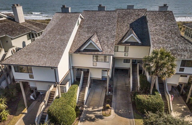 Happy Days Luxury Oceanfront Beach Villa in DeBordieu