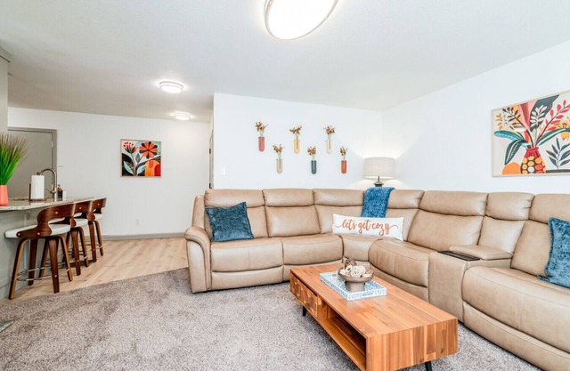 Happy Hideaway Loft - Remodeled 2BD on 34th