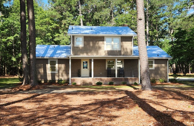 Happy's House-On the farm with Broadslab Distillery & The Barn at Broadslab