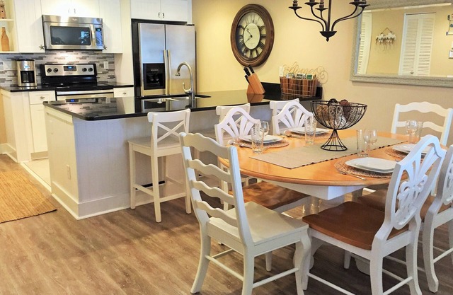 Harbour Cove-Remodeled Luxury Steps from the Lighthouse in Harbour Town