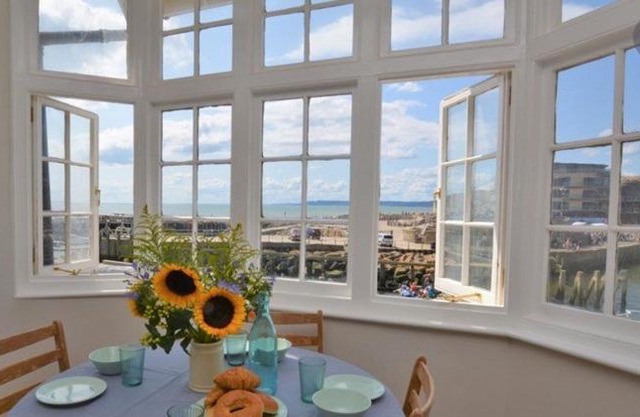 Harbour View, Pier Terrace