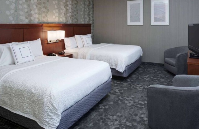 Harley-Davidson Museum Tour! Pet-friendly Property, Indoor Swimming Pool!