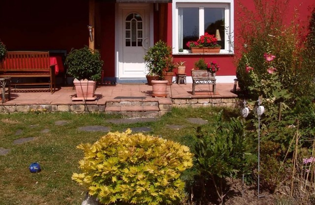 Haus rot - Ferienhäuser Am Baybachtal