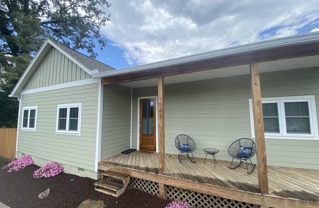 Have the Best of Both: Quick Access to Downtown Brevard & Pisgah Forest.