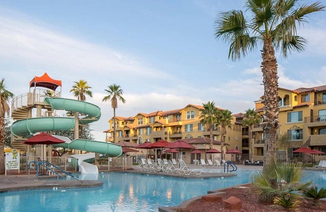 Have the family enjoy a 3 story waterslide in a resort setting in this 2BD condo